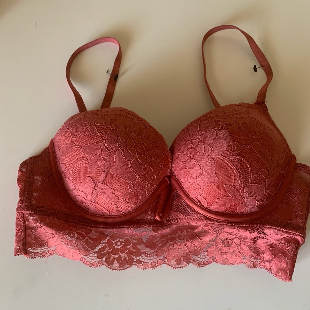 Marilyn Monroe brick red lace bra
